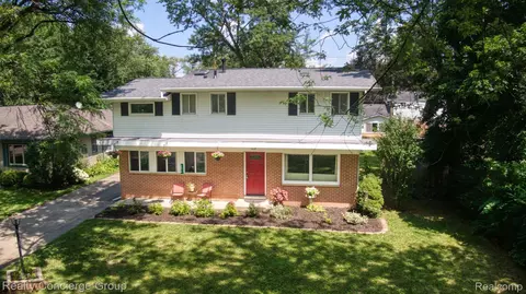 260 N Clubview Dr, Ypsilanti, MI 48197