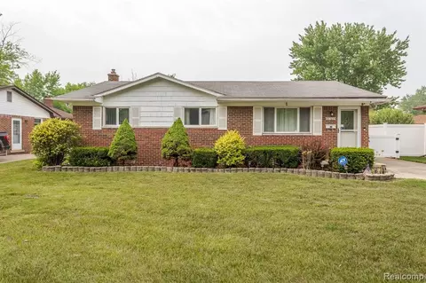 38308 N Rickham Ct, Westland, MI 48186