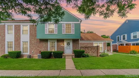 23617 Stonehenge Blvd, Novi, MI 48375