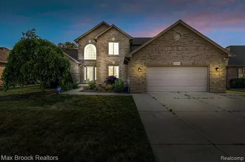 49649 Red Pine Dr, Macomb, MI 48044