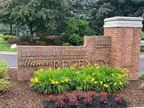 1973 Monarch Dr #9, Shelby Township, MI 48316
