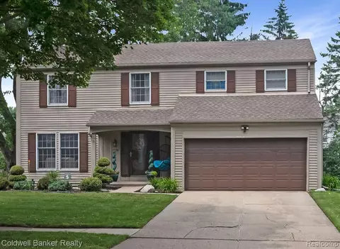 1779 Farmbrook Dr, Troy, MI 48098