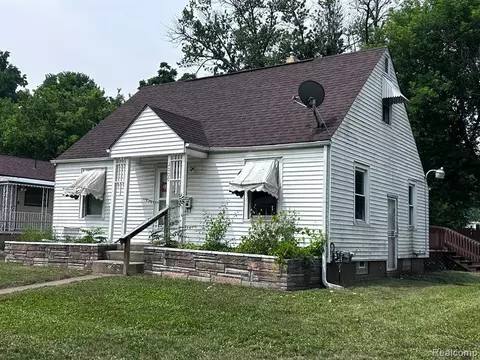 2000 Aitken Ave, Flint, MI 48503