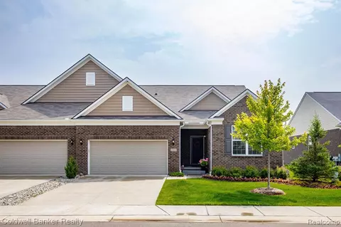 2303 Monte Vista Ct #72, Lake Orion, MI 48360