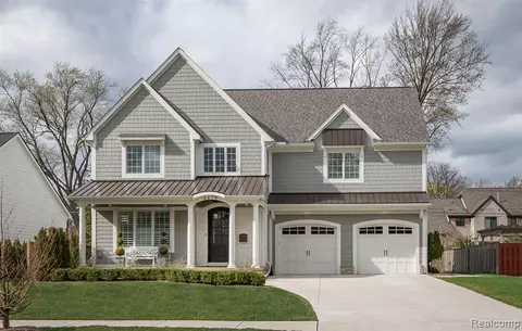 2379 Yorkshire Rd, Birmingham, MI 48009