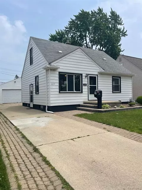 4209 Lafayette Blvd, Lincoln Park, MI 48146