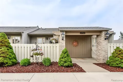 61702 Williamsburg Drive Unit UNIT 5, South Lyon, MI 48178