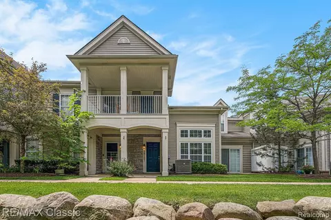 19107 Addington Dr, Commerce Twp, MI 48390