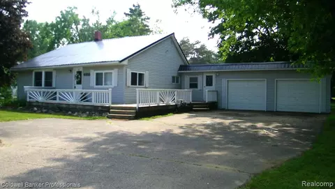6555 Jefferson Rd, North Branch, MI 48461