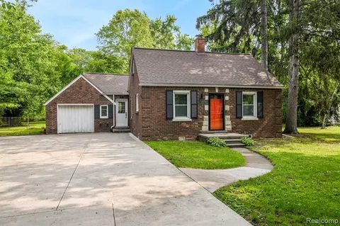 19460 Jeanette St, Southfield, MI 48075