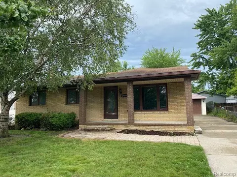 27549 Mayfair Ave, Trenton, MI 48183