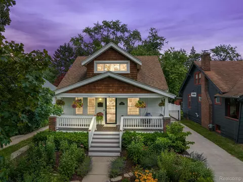 711 S Rembrandt Ave, Royal Oak, MI 48067
