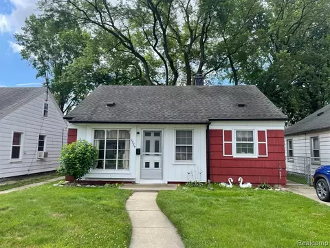 1984 Moorhouse St, Ferndale, MI 48220