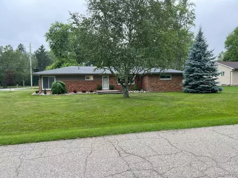 6351 Paramus, Clarkston, MI 48346