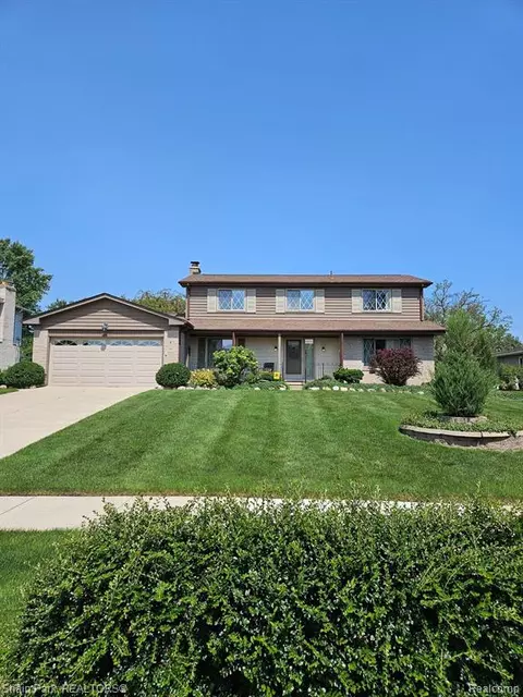 18850 Lincoln Dr, Lathrup Village, MI 48076