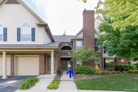 28138 Carlton Way Dr, Novi, MI 48377