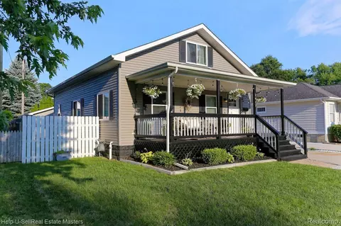 1417 Goffe St, St. Clair, MI 48079