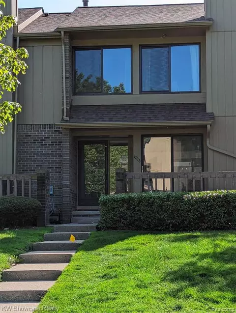 1706 S Hill Blvd, Bloomfield Hills, MI 48304