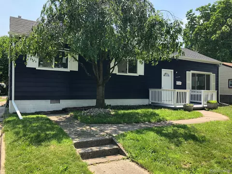 1574 E Woodruff Ave, Hazel Park, MI 48030