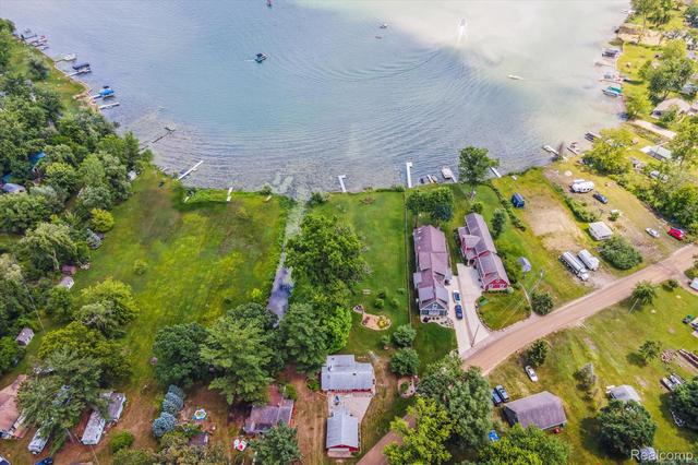 820 Carpenter Rd, Brooklyn, MI 49230