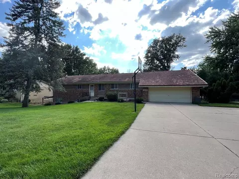 36197 Acton St, Clinton Township, MI 48035