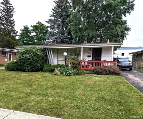 420 Boyd St, Pontiac, MI 48342