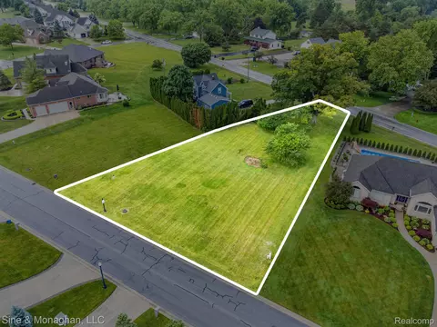 19 Old Course Rd, St. Clair, MI 48079