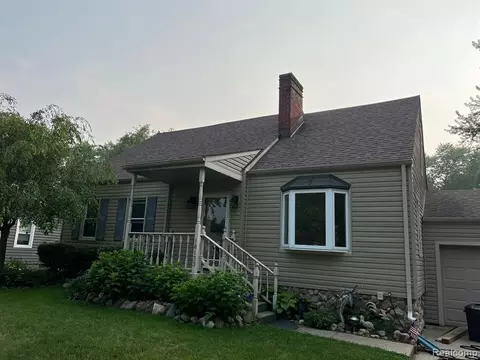 18133 W Floral St, Livonia, MI 48152