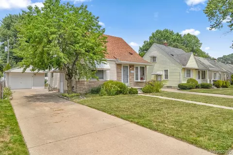 24700 Ross St, Dearborn, MI 48124