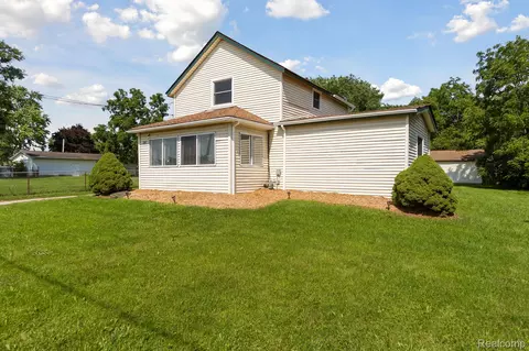 2167 S Dye Rd, Flint, MI 48532