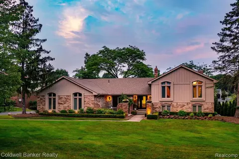 4405 Ramsgate Ln, Bloomfield Hills, MI 48302