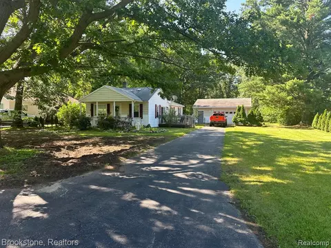 36745 Herman St, Romulus, MI 48174
