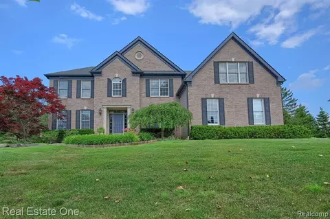 26618 Glenwood Dr, Novi, MI 48374