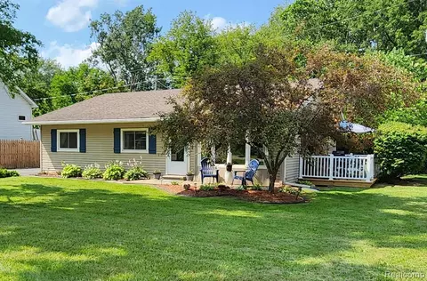 45216 Robson Rd N, Van Buren, MI 48111