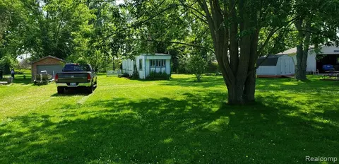 3891 Middle Channel Dr, Harsens Island, MI 48028