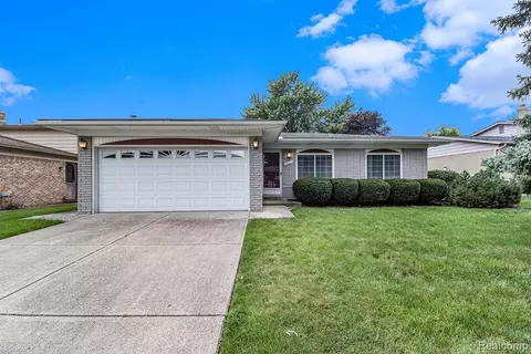 39315 Owendale Dr, Sterling Heights, MI 48310