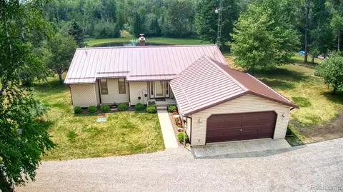 1365 N Lakeside Trl, Mitchell, MI 48705