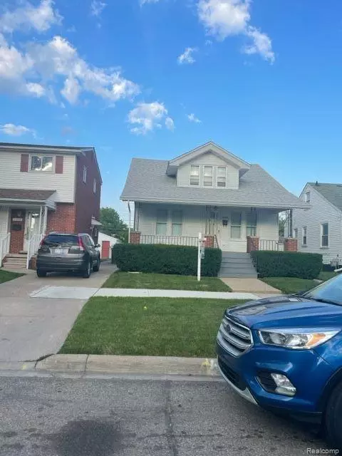 6448 Orchard Ave, Dearborn, MI 48126