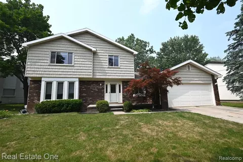 25050 Sullivan Ln, Novi, MI 48375
