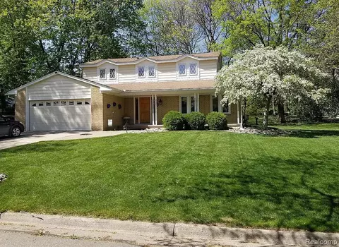2855 Lakehurst Ln, Ann Arbor, MI 48105