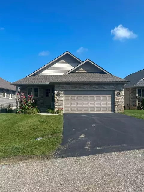 1031 Ridgeview Dr #15, Tecumseh, MI 49286