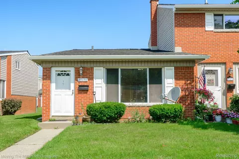 29036 Ann Arbor Trl, Westland, MI 48185