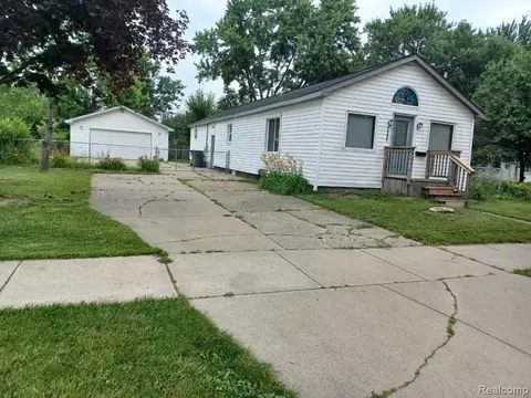 7227 Stephens, Center Line, MI 48015