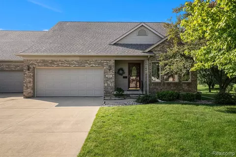 2231 Chase Pt, Flushing, MI 48433 photo 1