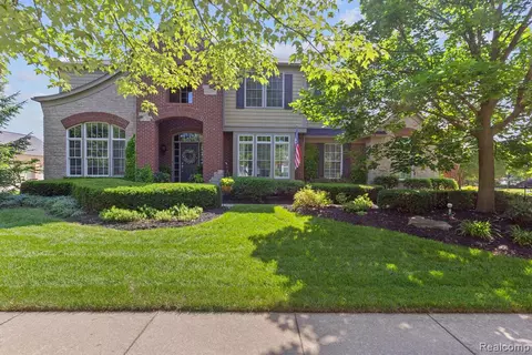1352 Colonade Ct, Canton, MI 48187