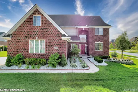24049 Enclave Dr, South Lyon, MI 48178