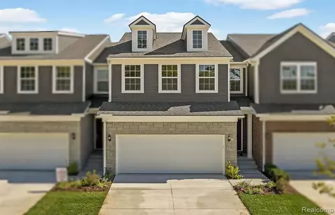 4944 Glenora Dr, Lake Orion, MI 48359