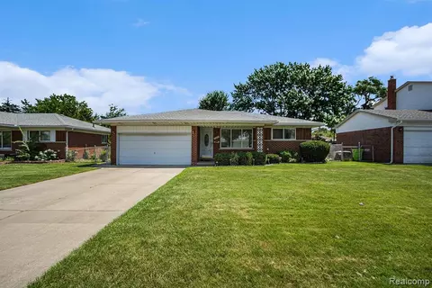33054 Stoner Dr NE, Sterling Heights, MI 48312