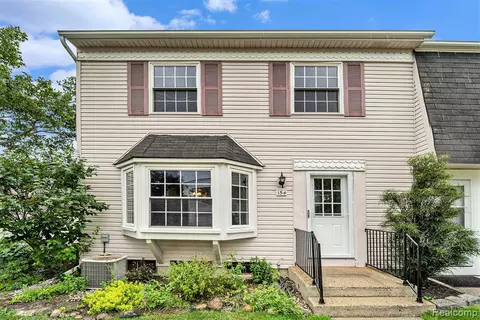154 Neptune Dr # 54, Walled Lake, MI 48390