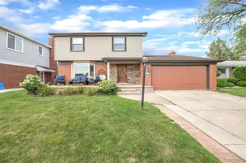26740 Timber Trl, Dearborn Heights, MI 48127